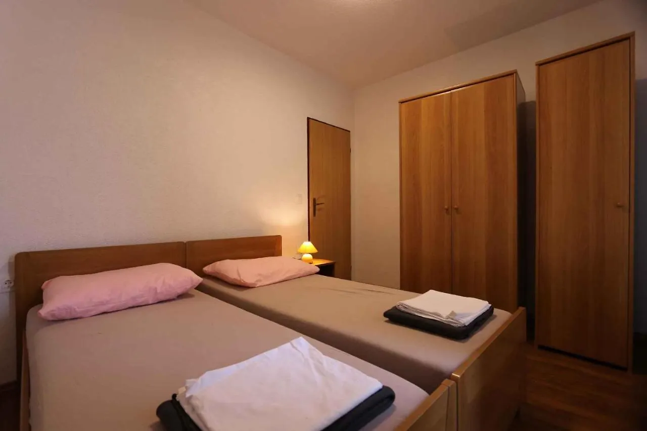 Apartment In Silo/Insel Krk 13554