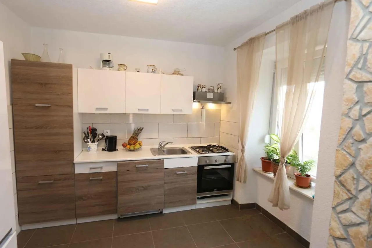 Apartment In Silo/Insel Krk 13554